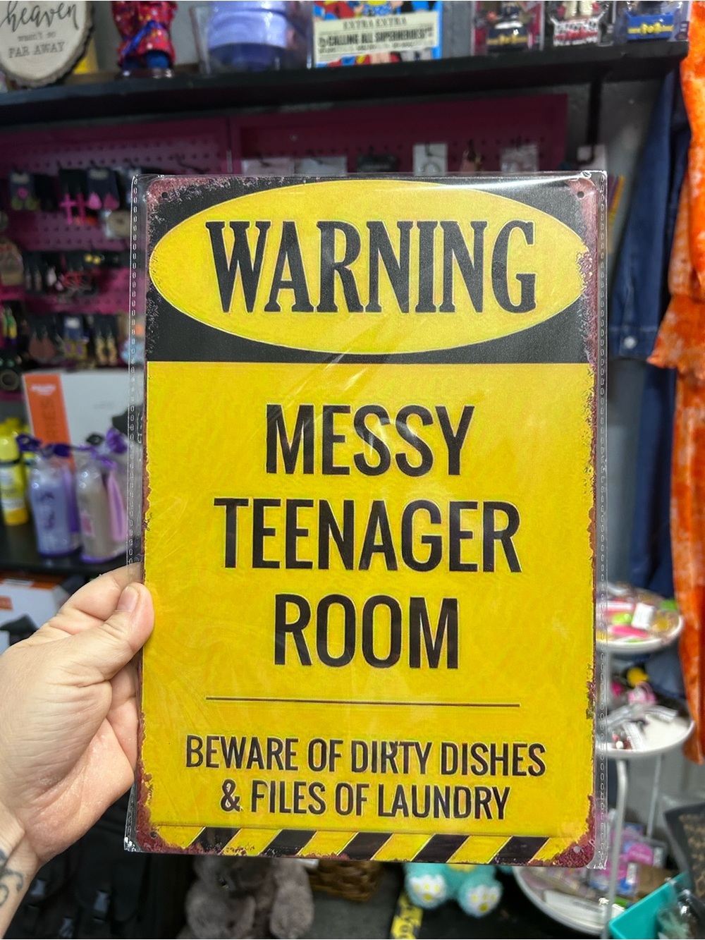 Tin sign